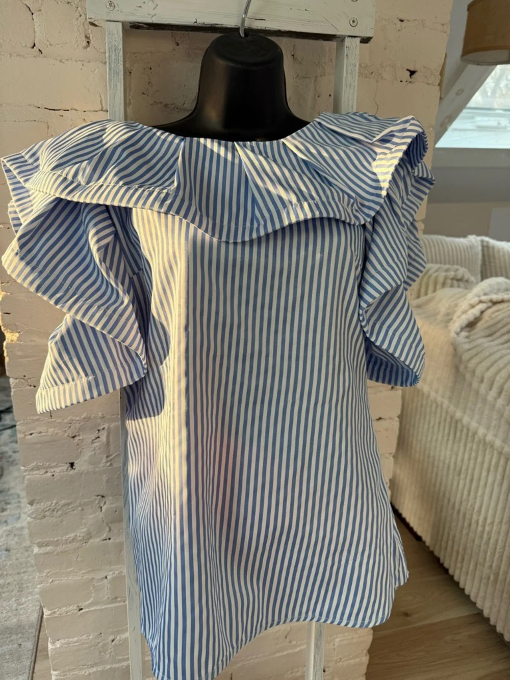 Garcia Blue & White Striped Off-Shoulder/on shoulder Ruffle structured blouse - Picture 2 of 11